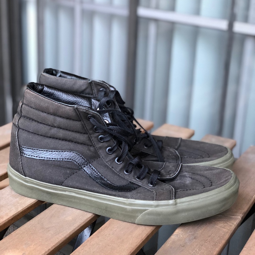 High top black vans